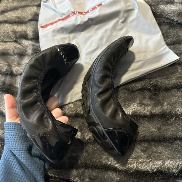 Prada Buffalo Lux Flats Black Leather Ballerina Ballet Classic Timeless 39.5 - Picture 5 of 8